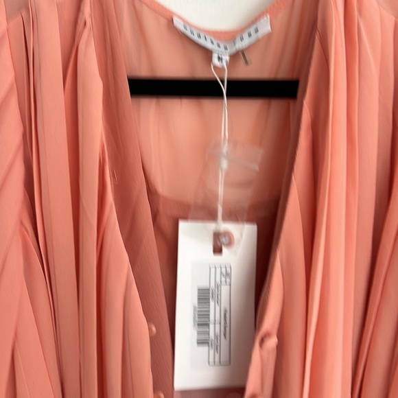 BNWT Peach Romper - Picture 4 of 4